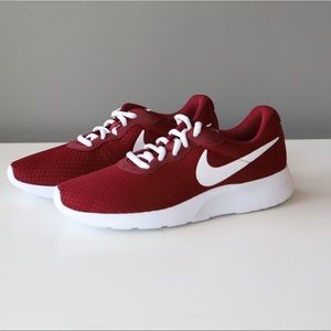 Women’s Nike  Tanjun red and White